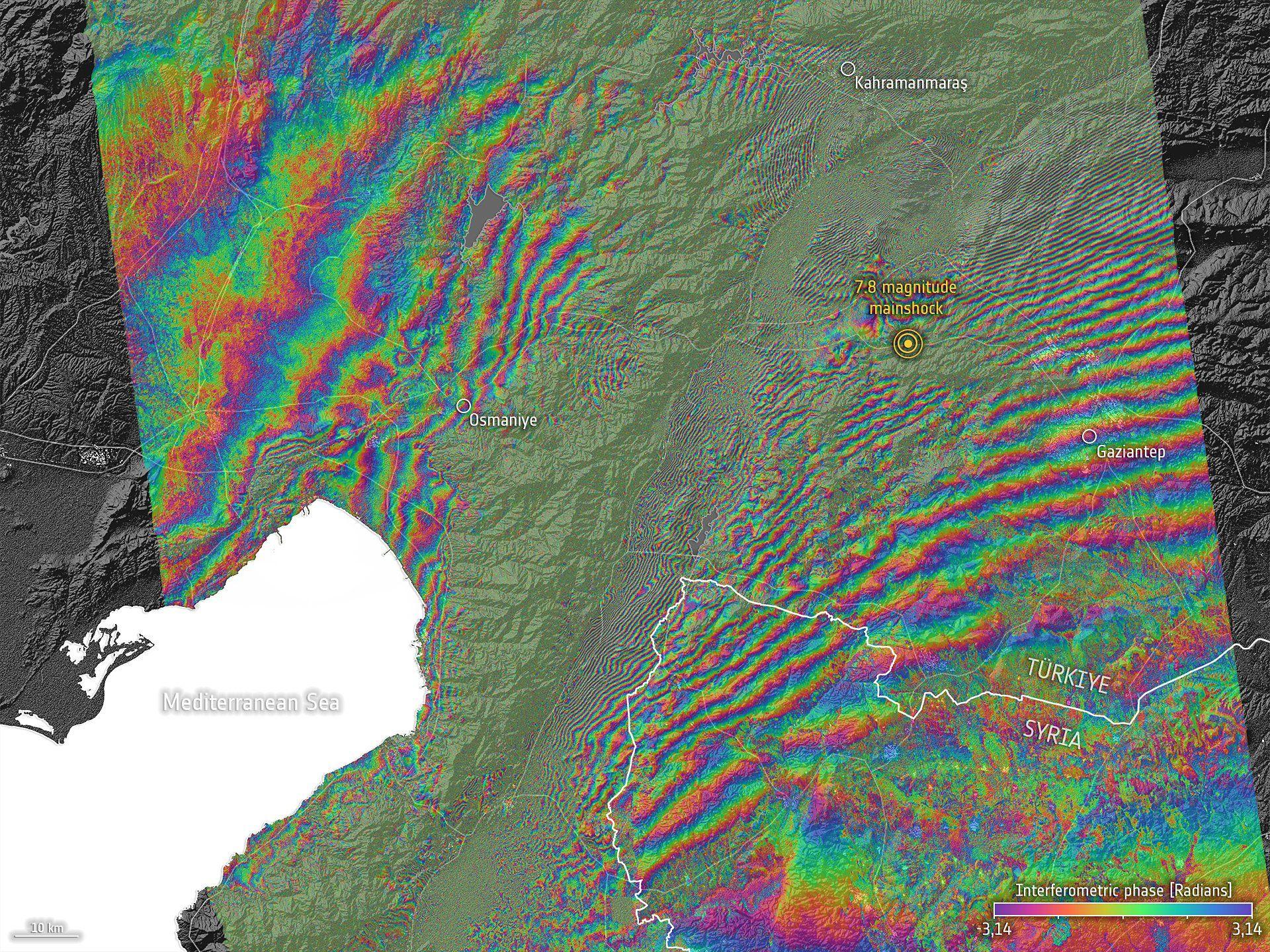 2023 年 2 月土耳其和叙利亚发生地震前后的数据，通过 Sentinel 1 多次扫描生成的干涉图